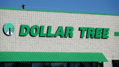 Close up of Dollar Tree signage, representing the Dollar Tree cinammon class action.