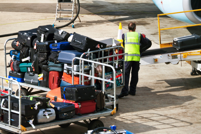 united-airlines-class-action-says-checked-baggage-policy-unsafe-top