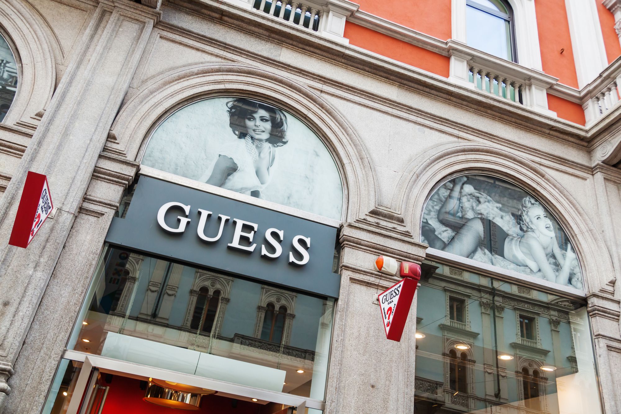 Guess-store