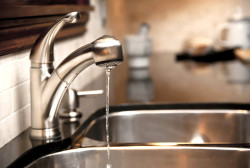 water-kitchen-faucet
