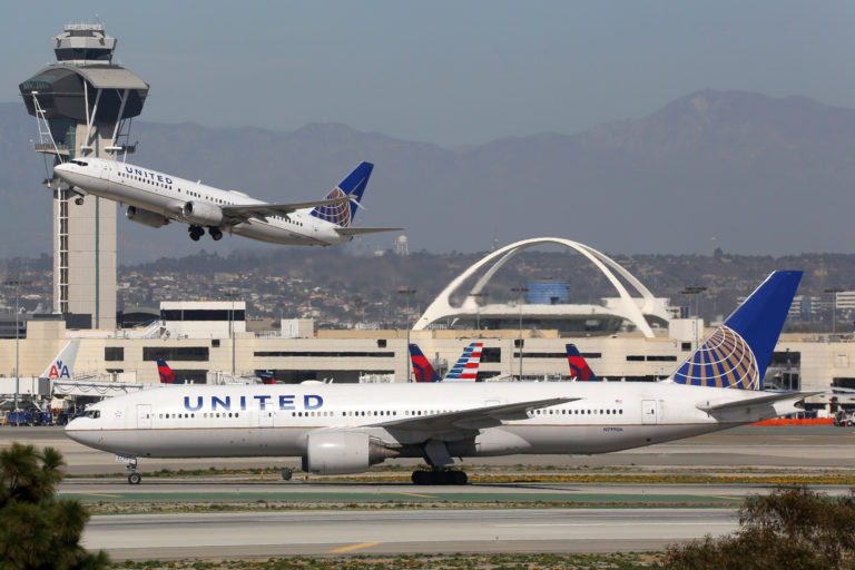 united-airlines-class-action-employee-fingerprint-scans-violate