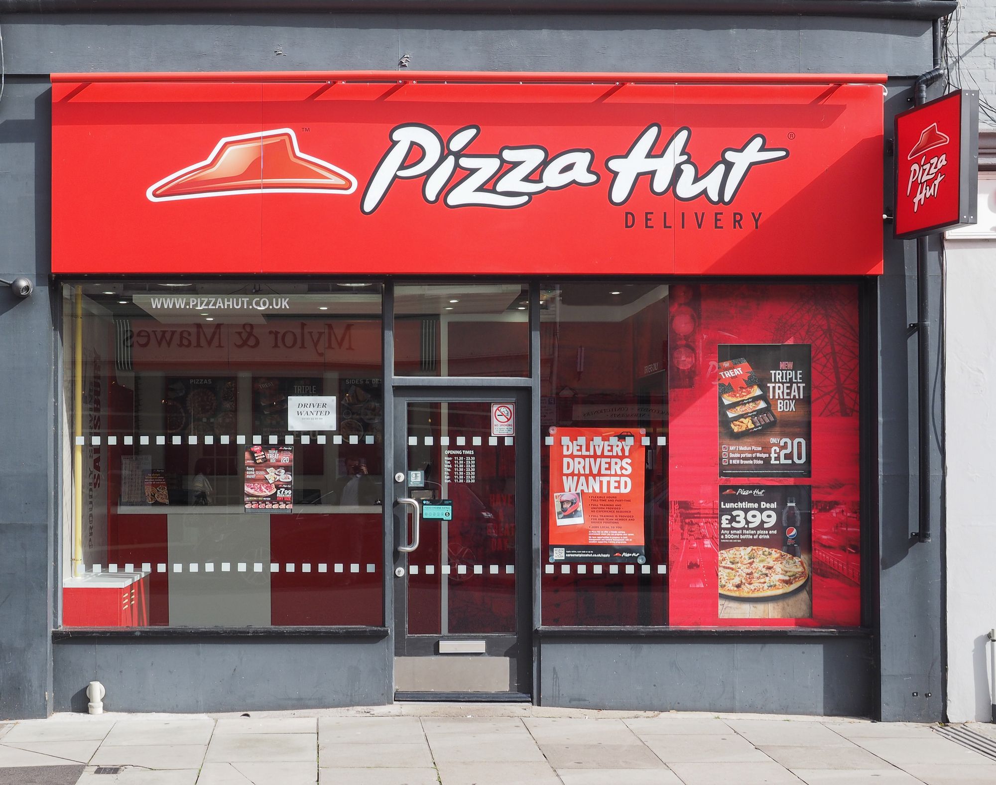 BATH, UK - CIRCA SEPTEMBER 2016: Pizza Hut delivery storefront