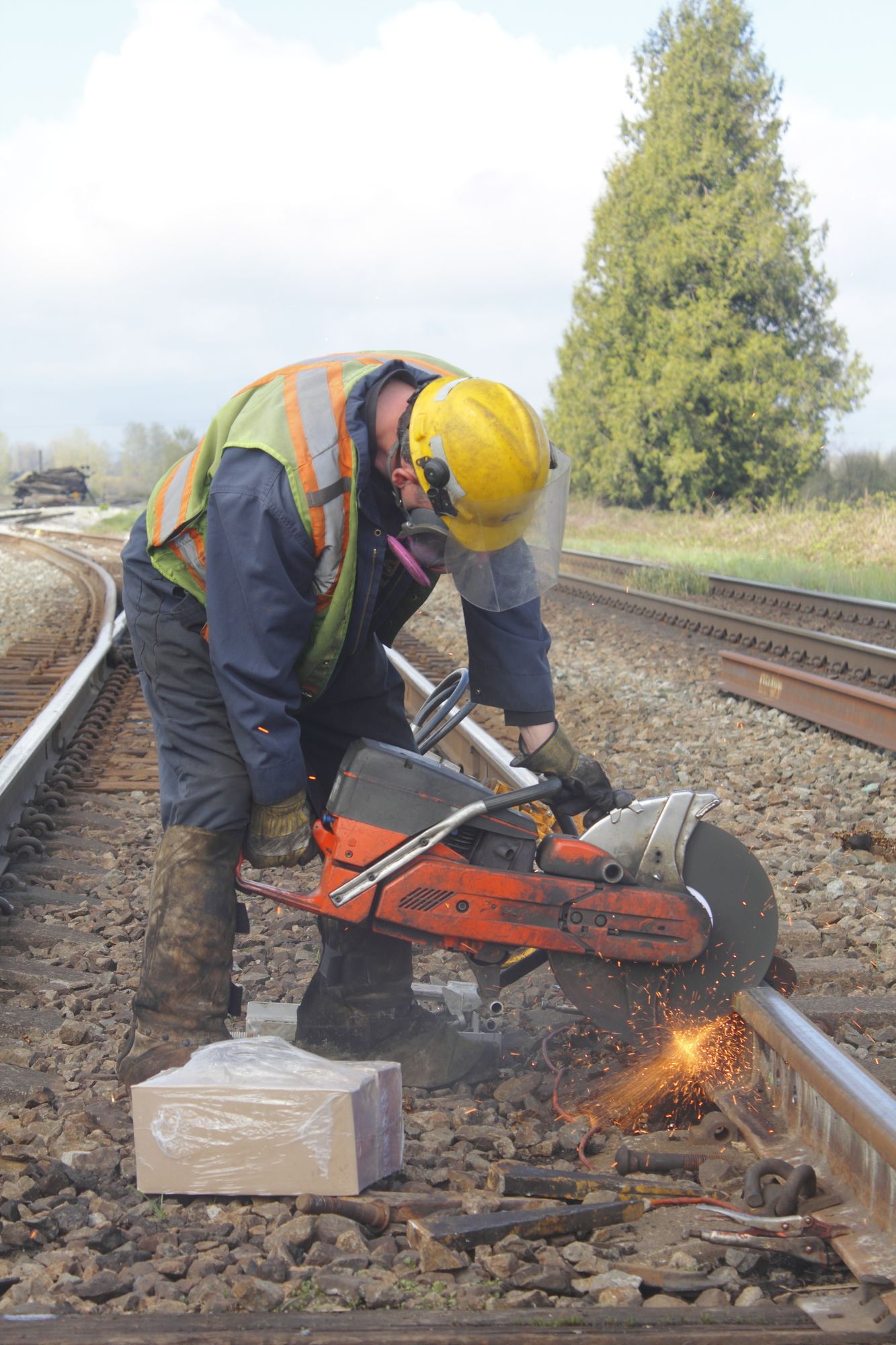Railroad Workers:  Your Ears Are At Risk! - k2j89se