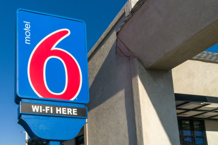 motel 6 sign with wi-fi