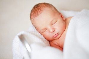 Sleeping newborn - symptoms of brachial plexus injury
