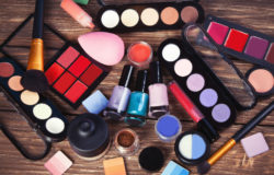 Asbestos lung cancer may be a risk to anyone using certain cosmetics containing talc.