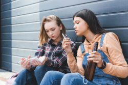 Teens are reportedly suffering vaping seizures brought on after using JUUL ecigarettes.