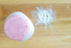 A recent study suppotrs a long between talcum powder and asbestos cancer.