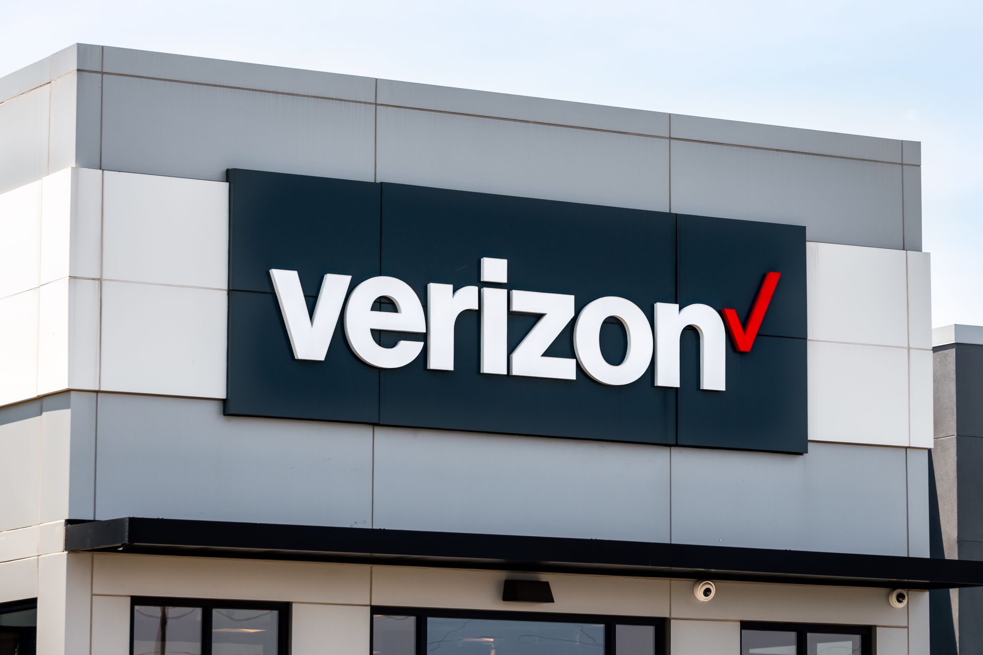 Verizon Class Action Claims iPhone Promo Scam Top Class Actions
