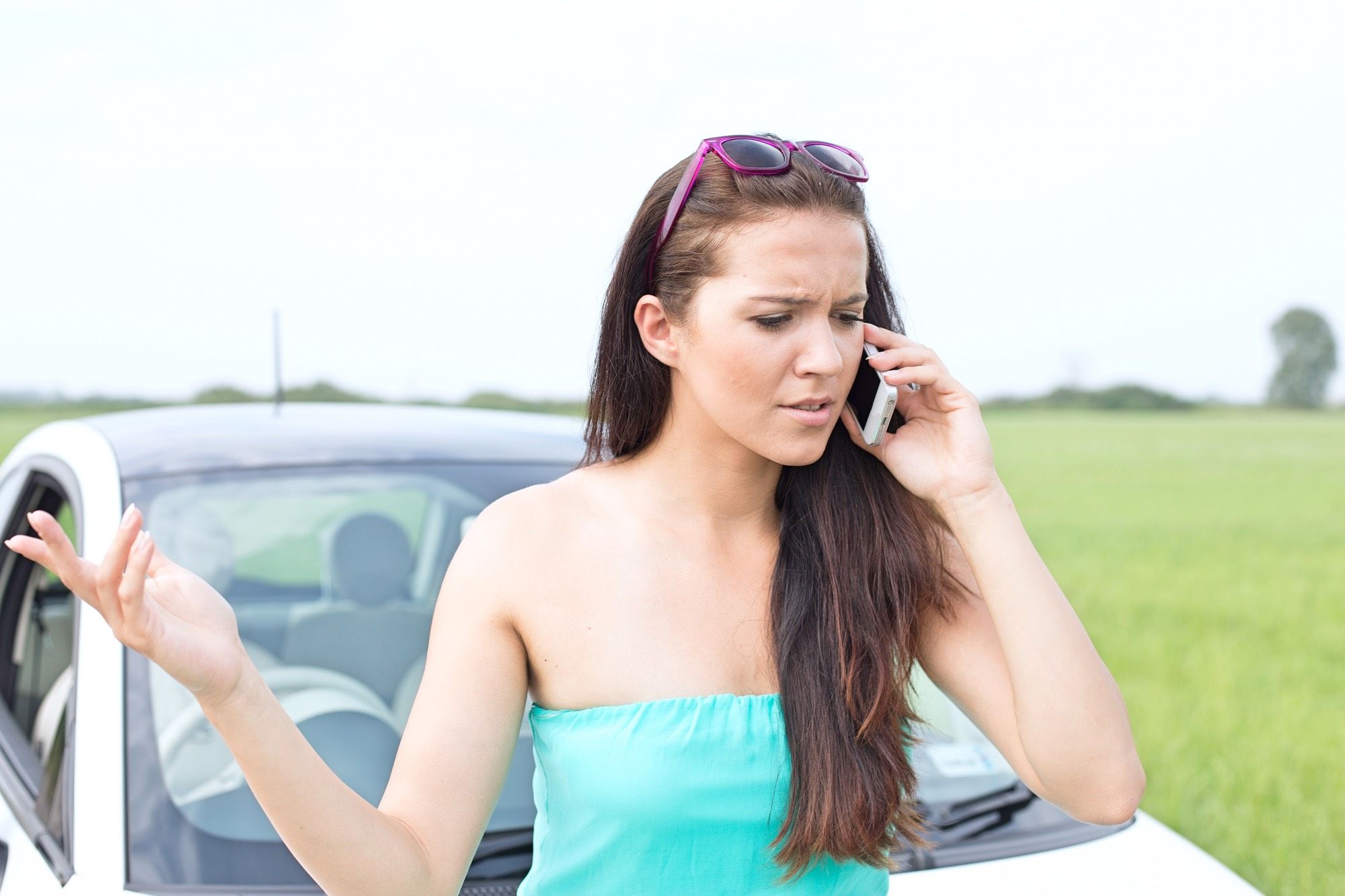 Woman confused on cell because of Lyft