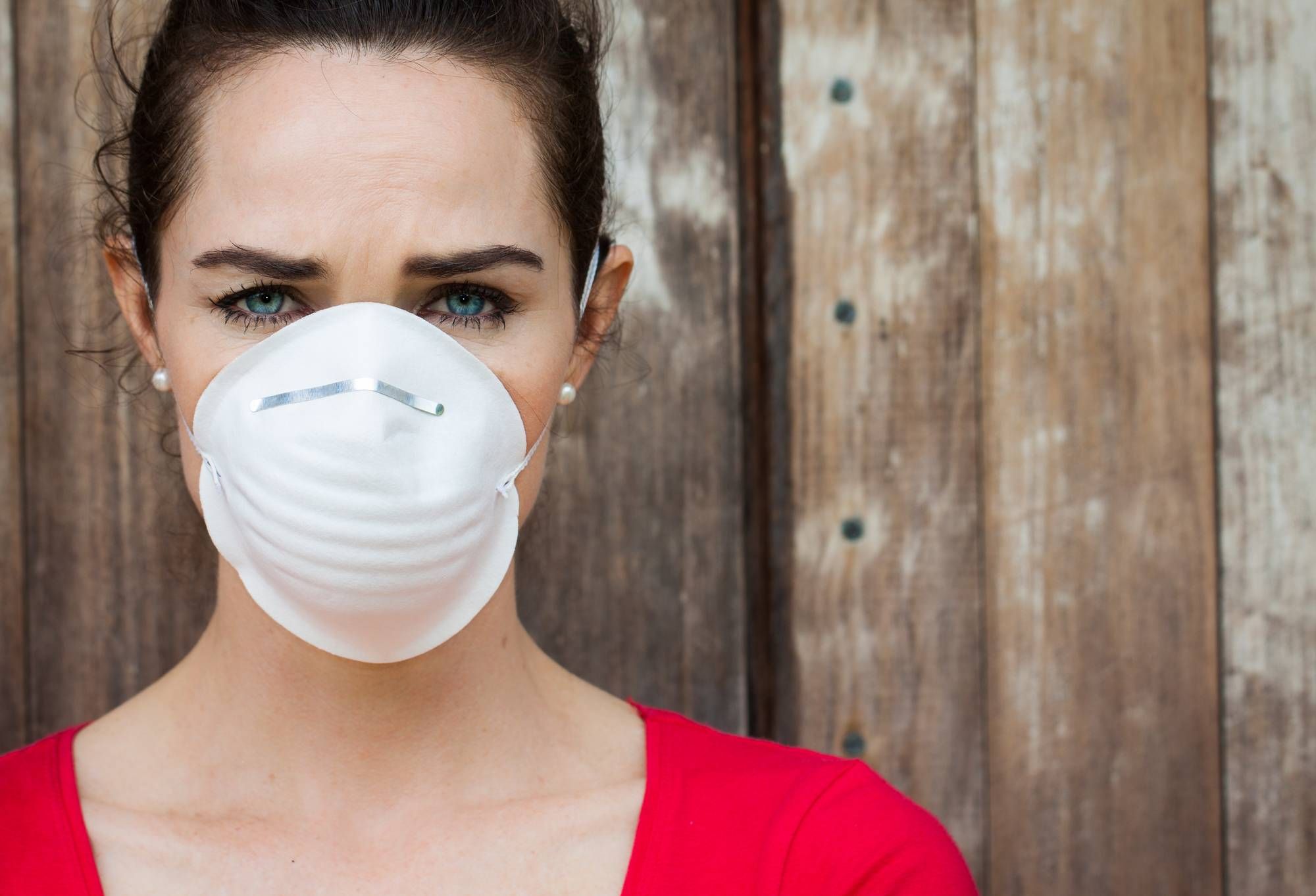 A COVID-19 lawsuit claims that a Dallas waitress was denied a face mask to protect herself.