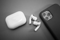 Apple Airpods were allegedly falsely advertised by Costco.