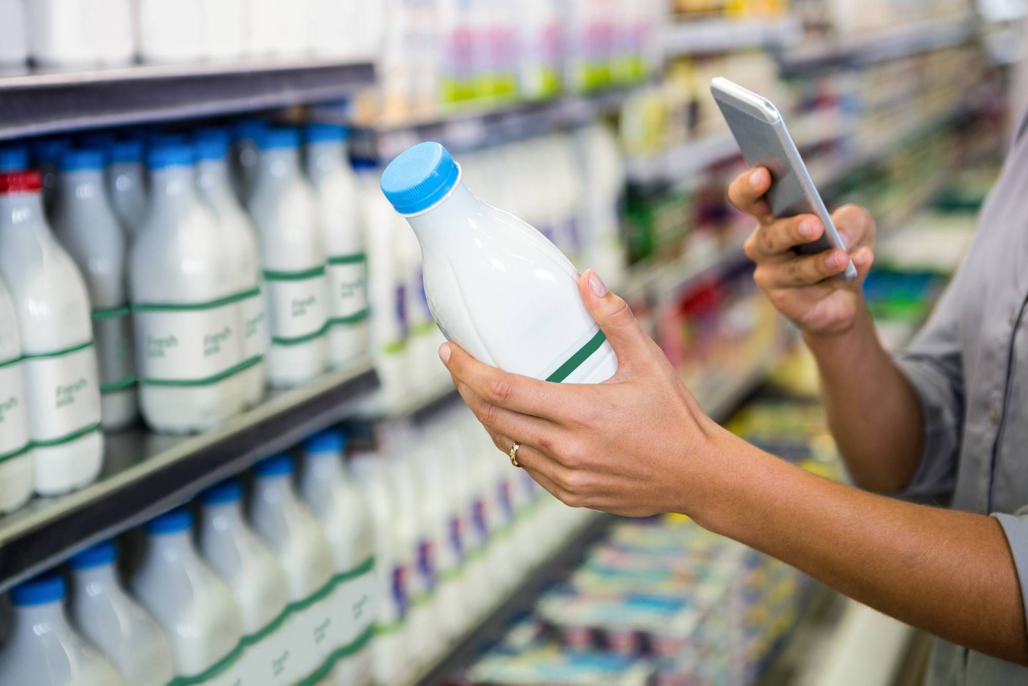 Farmland milk allegedly contains false "no antibiotics" claims.