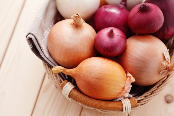 red and yellow onions being recalled