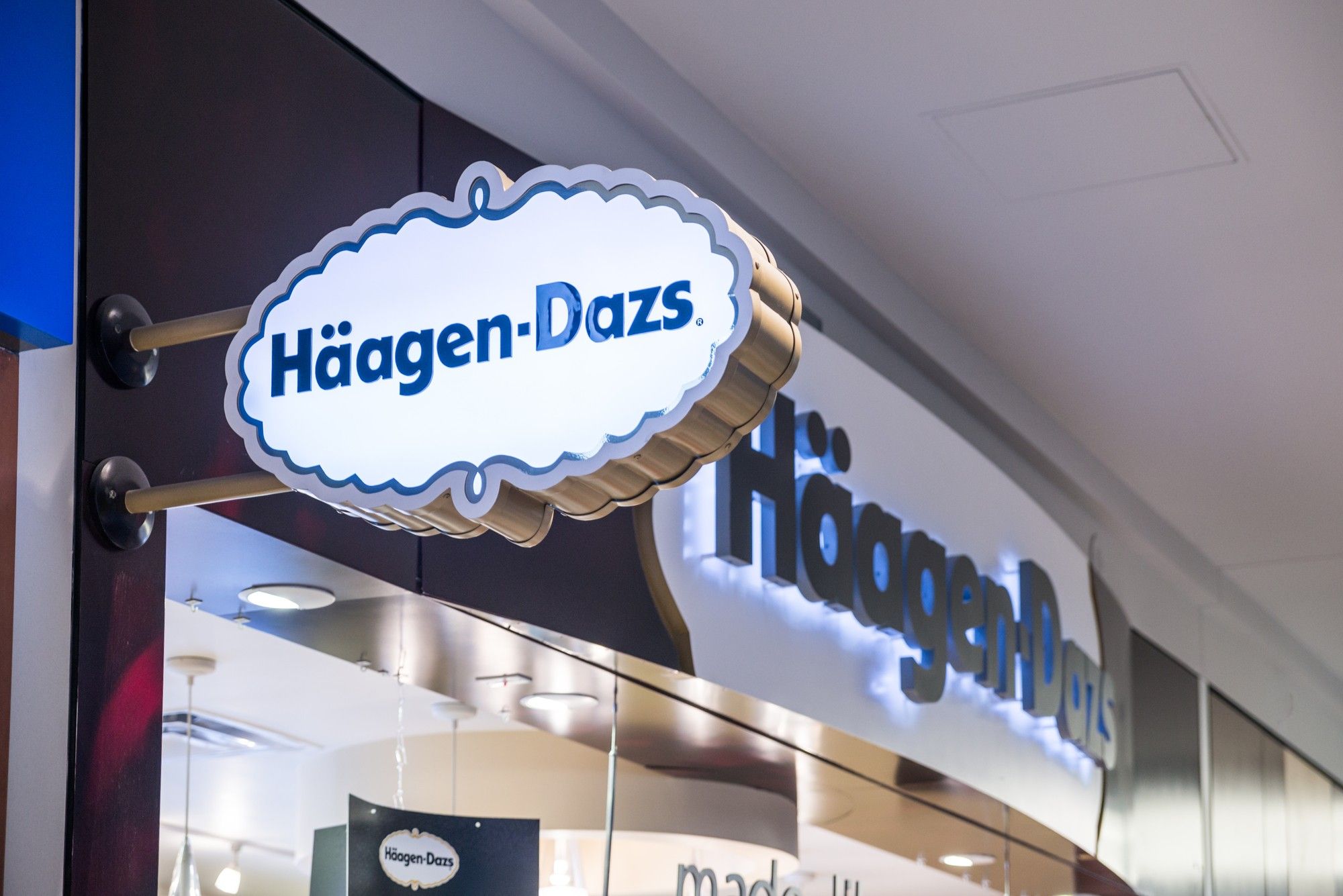 Häagen-Dazs Class Action Lawsuit Says Ice Cream Bars Aren't Dipped In Real  Milk Chocolate - Top Class Actions