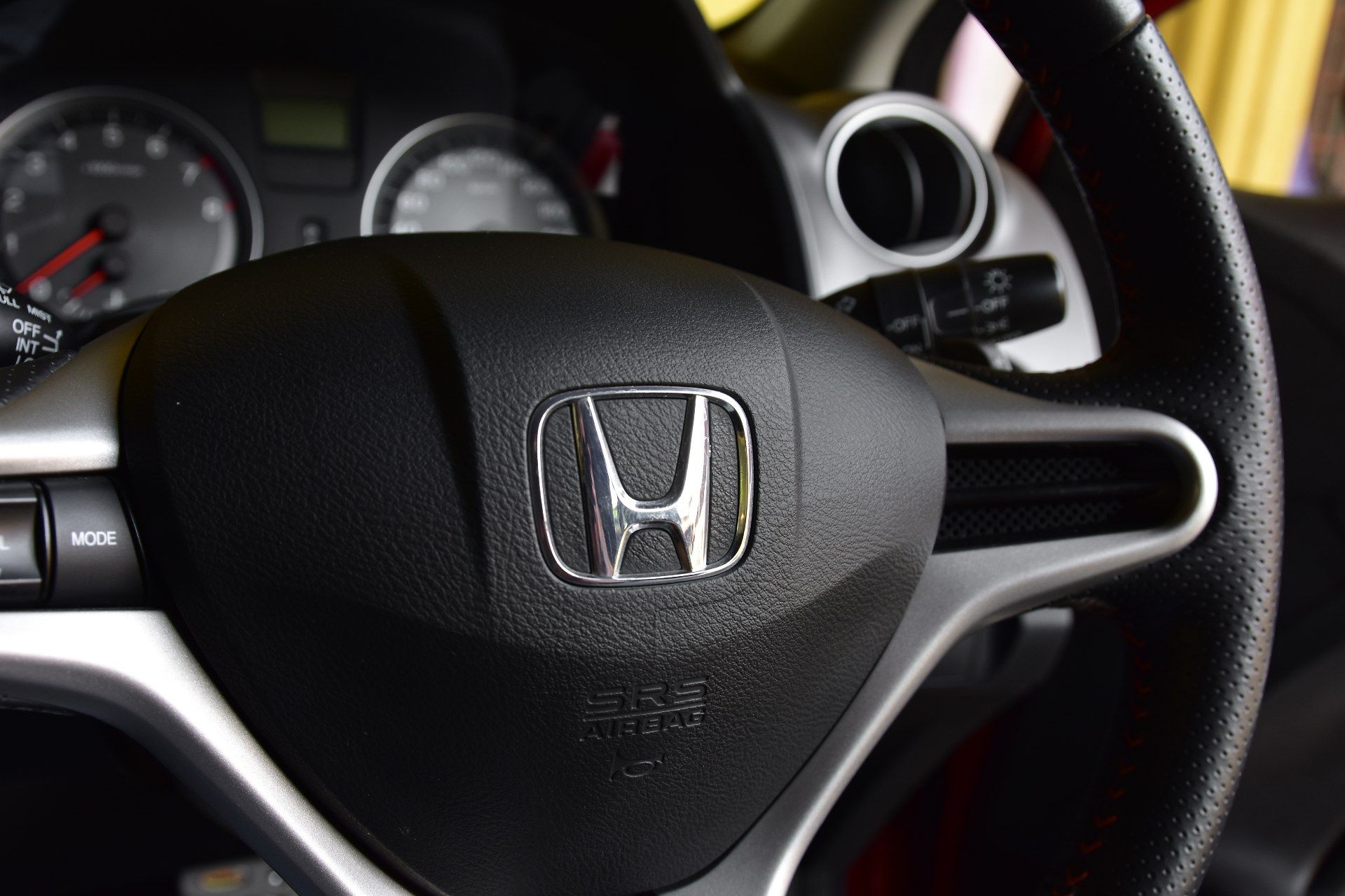 Honda steering wheel - Honda Sensing