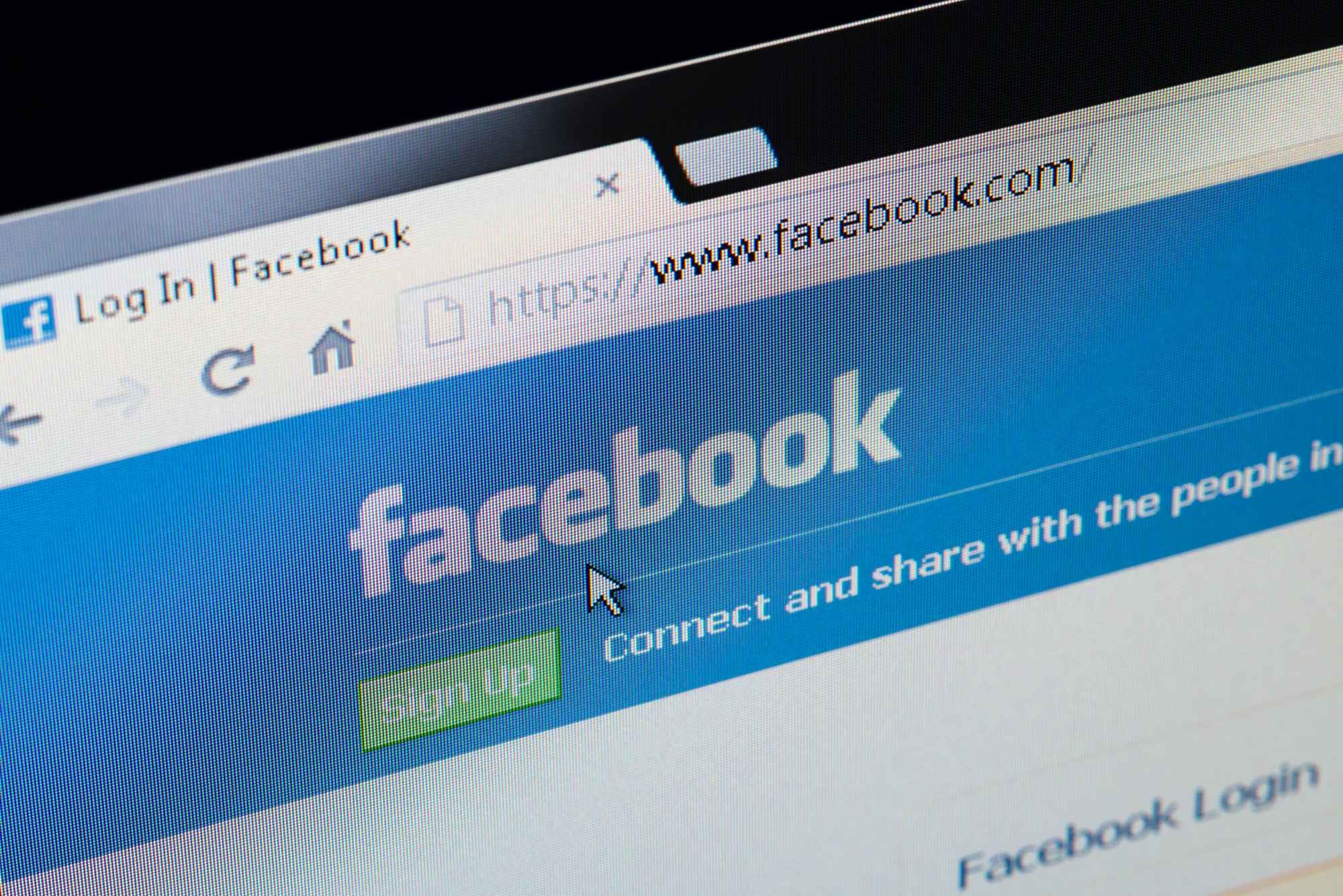 Facebook privacy class action lawsuit has been thrown out. 