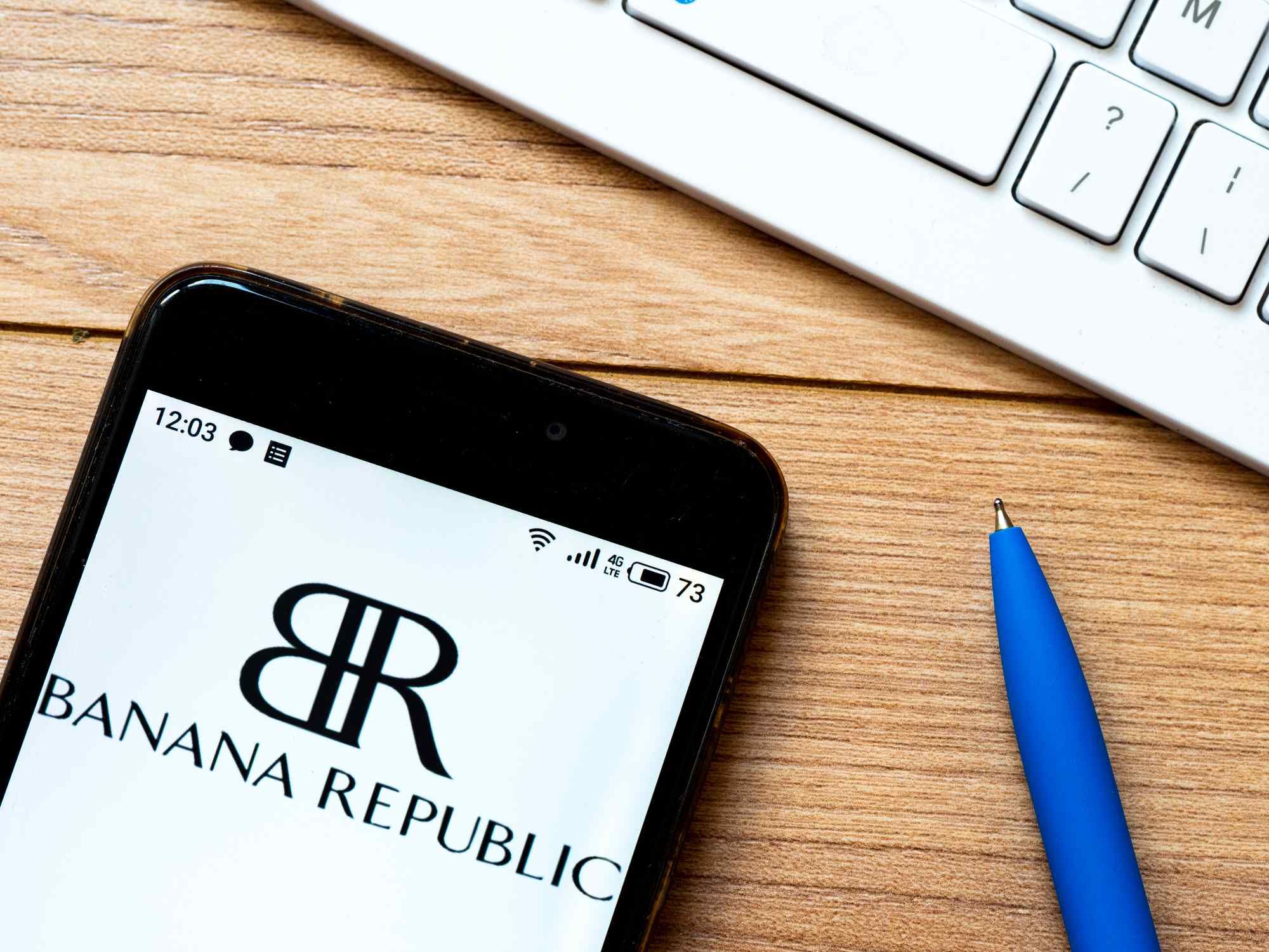 Banana Republic and other retailers face a lawsuit over a privacy breach.