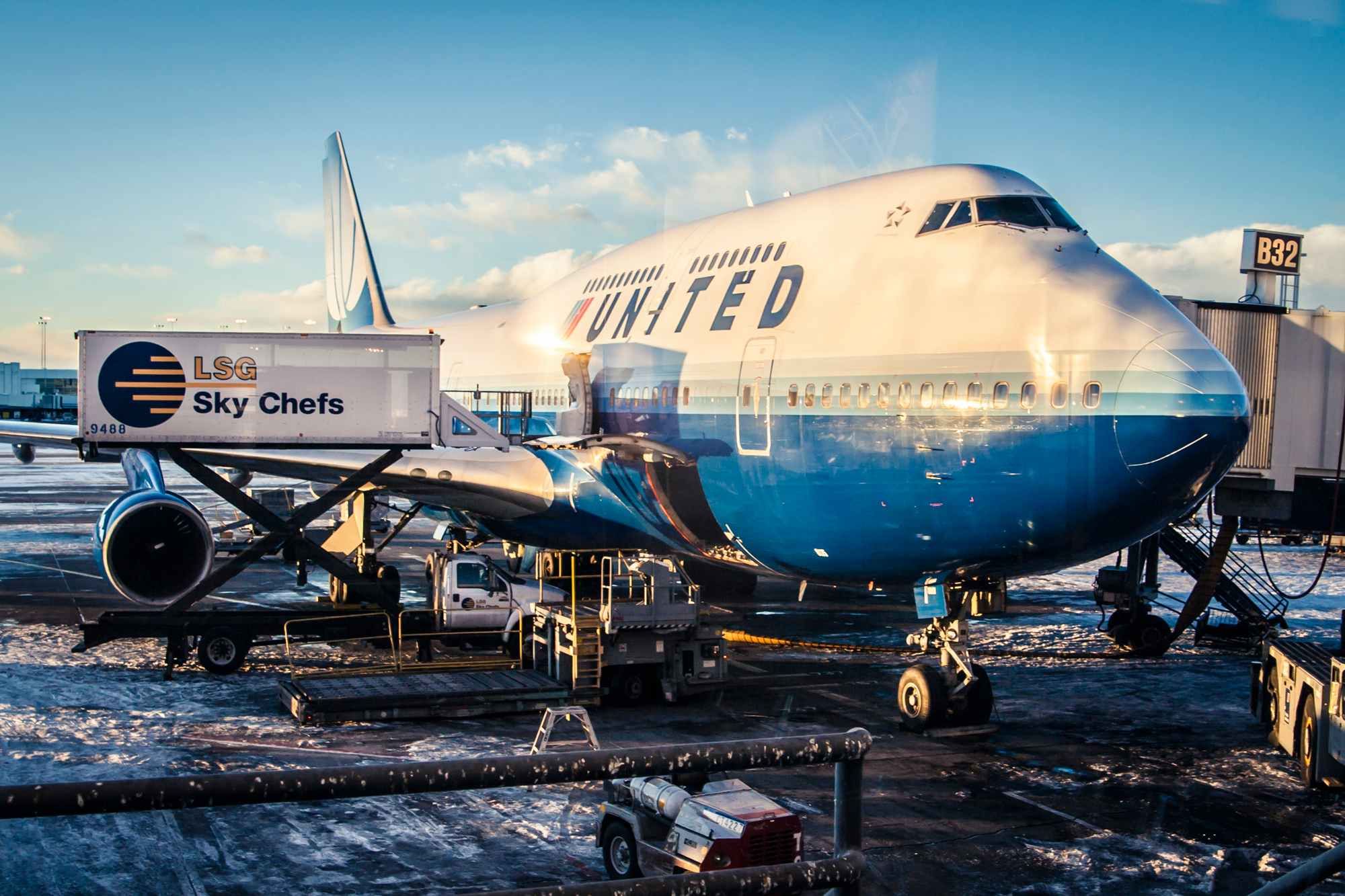United airlines class action lawsuit has been filed following an engine failure.