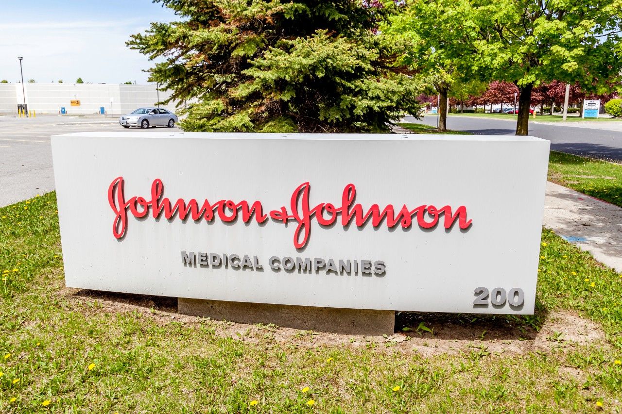 Johnson & Johnson Sells Sunscreen With Known Carcinogen, Refuses to