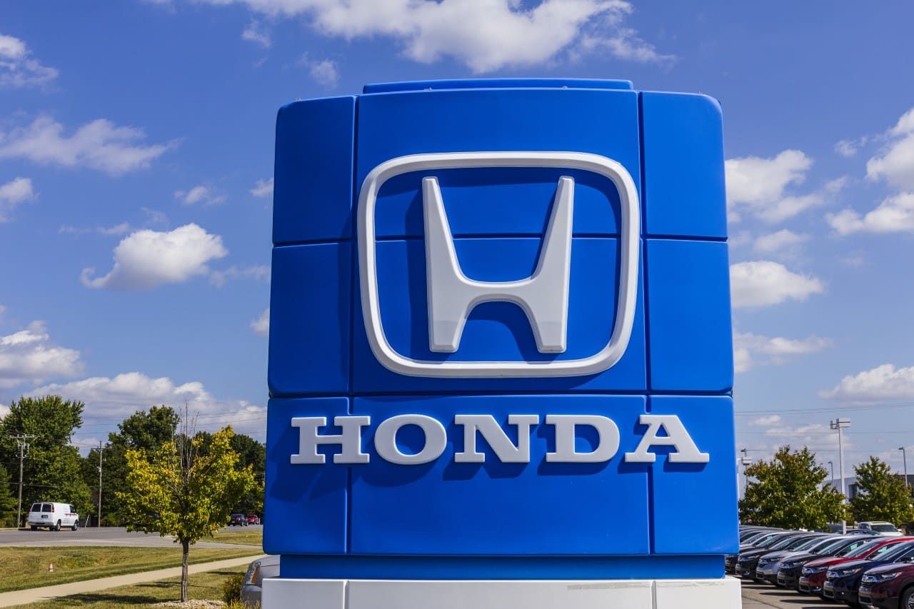 Honda Knowingly Sells Vehicles With Sunroofs That Spontaneously Explode