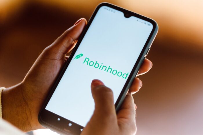 illustration the Robinhood Markets logo seen displayed on a smartphone screen