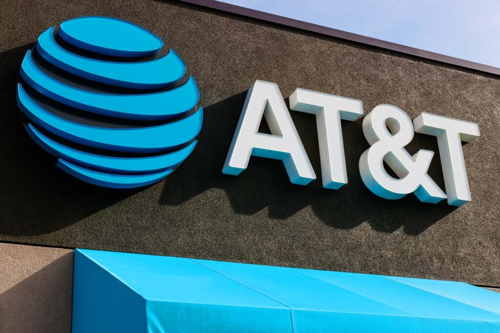 Close up of AT&T signage, representing the AT&T reward cards class action.