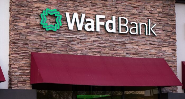 Washington Federal Bank Front signage, Washington Federal Inc, the Seattle based bank has branches across 8 western states - overdraft class action lawsuit