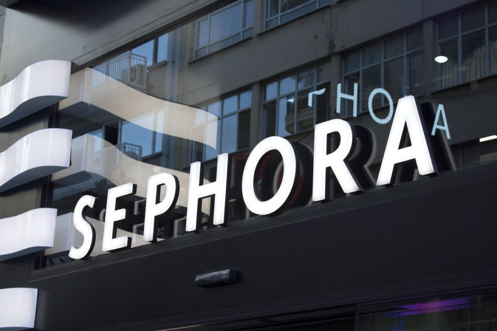 Close up of Sephora signage, representing the Sephora settlement.