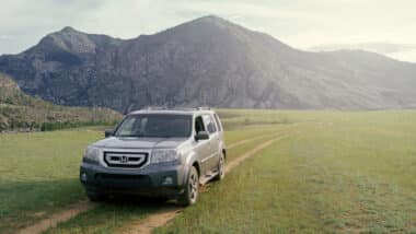 A 2020 Honda Pilot in the countryside.