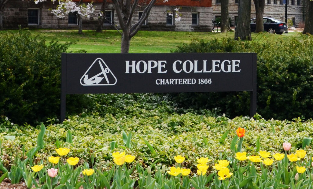 Close up of Hope College signage.