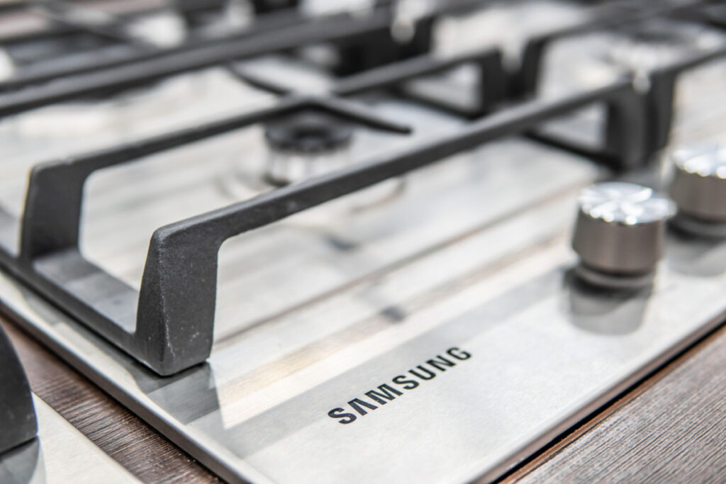 A close up shot of a Samsung stove, representing the Samsung gas stove class action