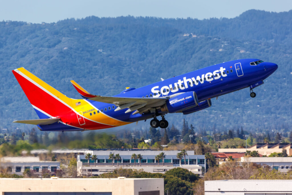 Southwest airplane representing the Southwest Airlines COVID vaccine exemptions class action.