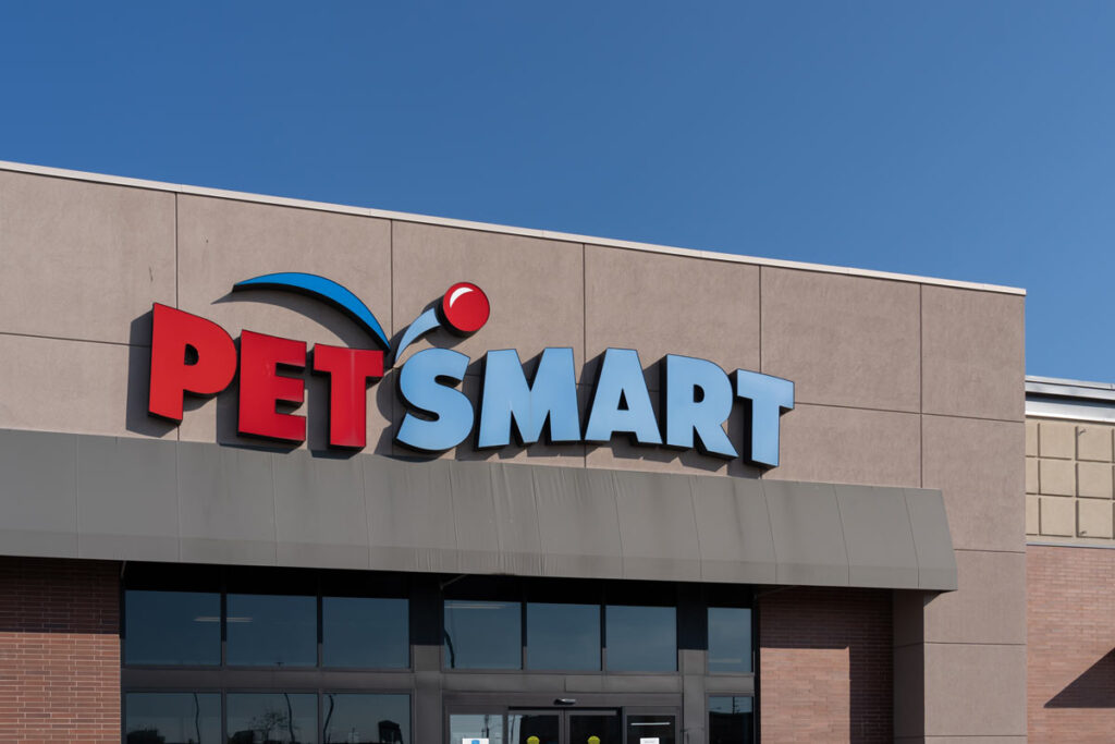 Exterior of a Petsmart location, representing the PetSmart employee voice-tracking settlement.
