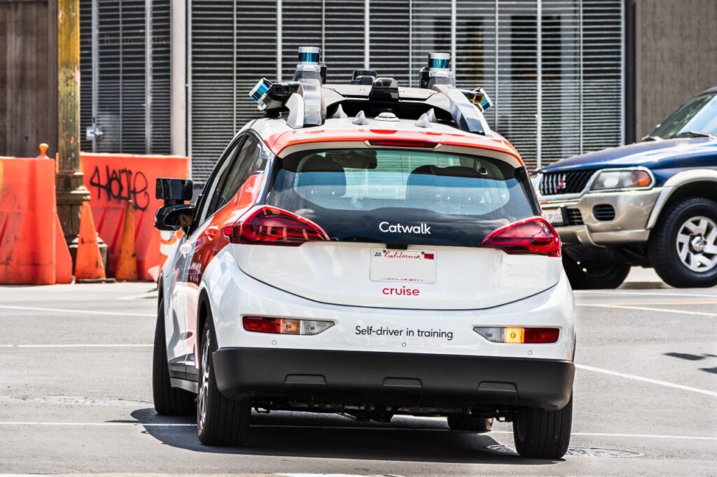 Rear view of a Cruise self driving car, representing the Cruise robotaxi San Francisco accidents.