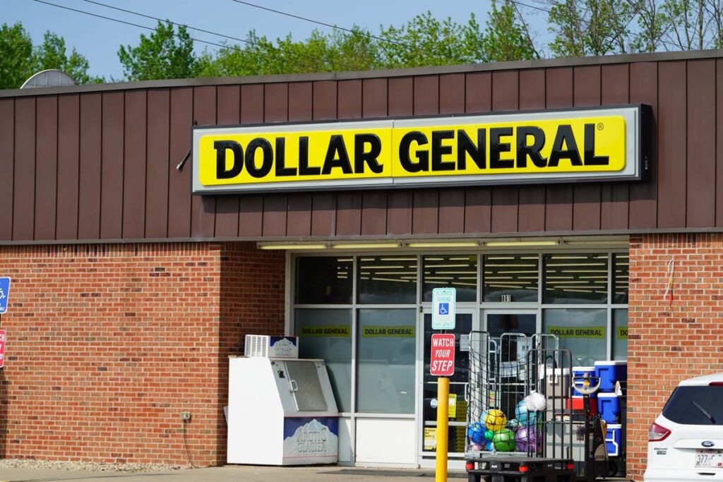 Exterior of a Dollar General store, representing the Dollar General class action.