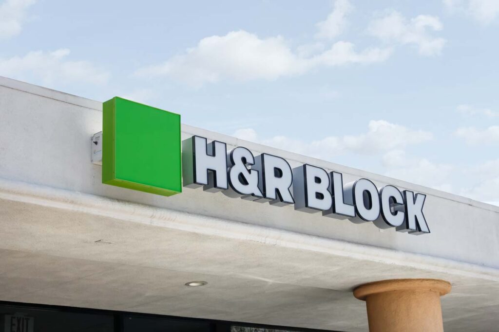 Close up of H&R Block signage, representing the H&R Block class action.