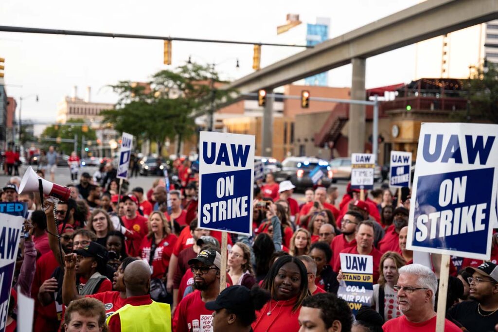 Big Three Automakers Warn Uaw Strike Will Affect Fragile Supply Chain Top Class Actions