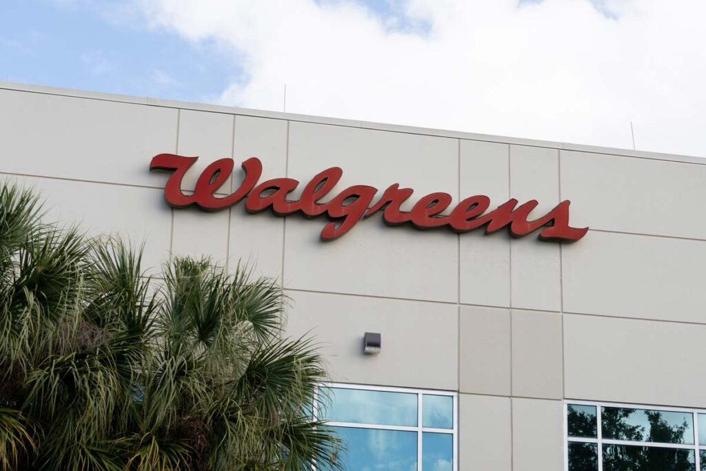 Close up of Walgreens signage, representing the Walgreens robocalls class action.