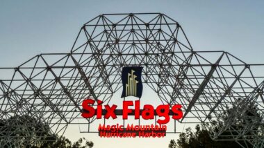 Close up of Six Flags Magic Mountain signage, representing the Six Flags Magic Mountain class action.