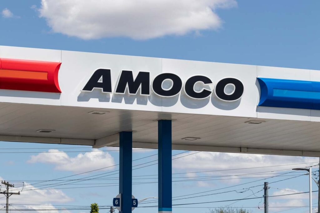Close up of Amoco signage, representing the BP Amoco gas stations credit card surcharge class action.