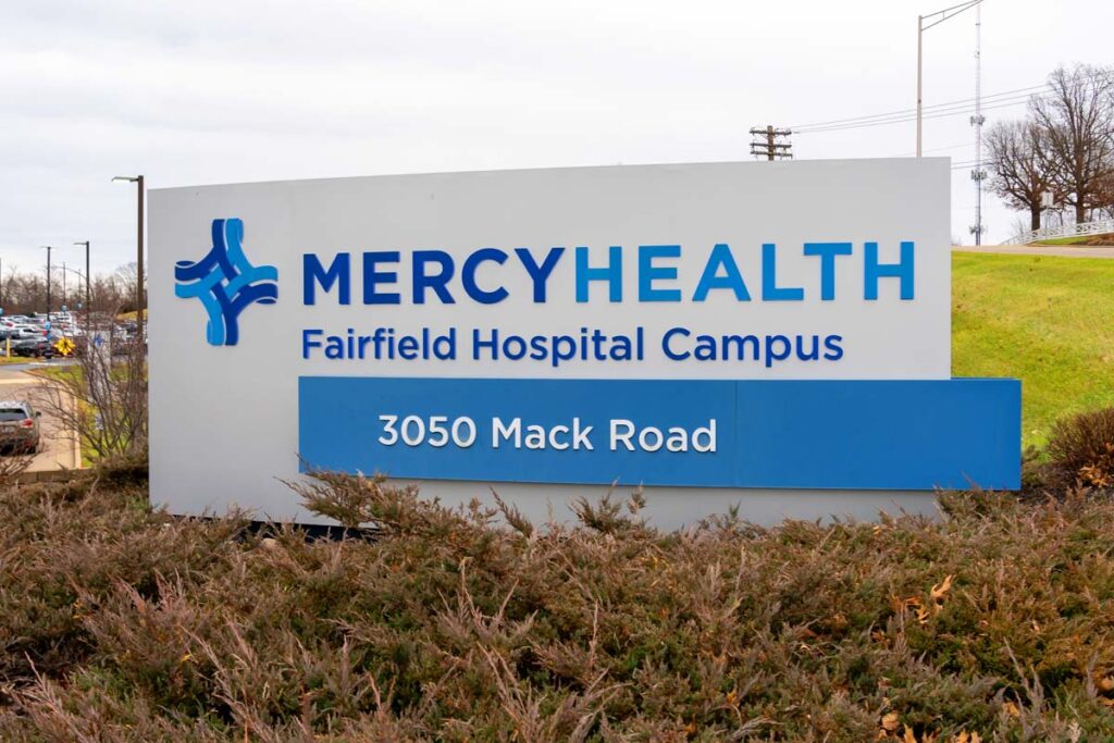 Close up of Mercy Health signage, representing the Ohio Mercy Health insurance settlement.