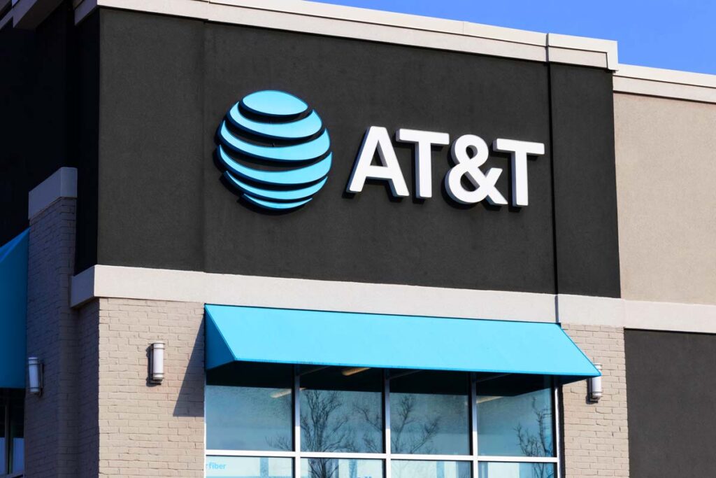 Exterior of an AT&T store, representing the AT&T outage.