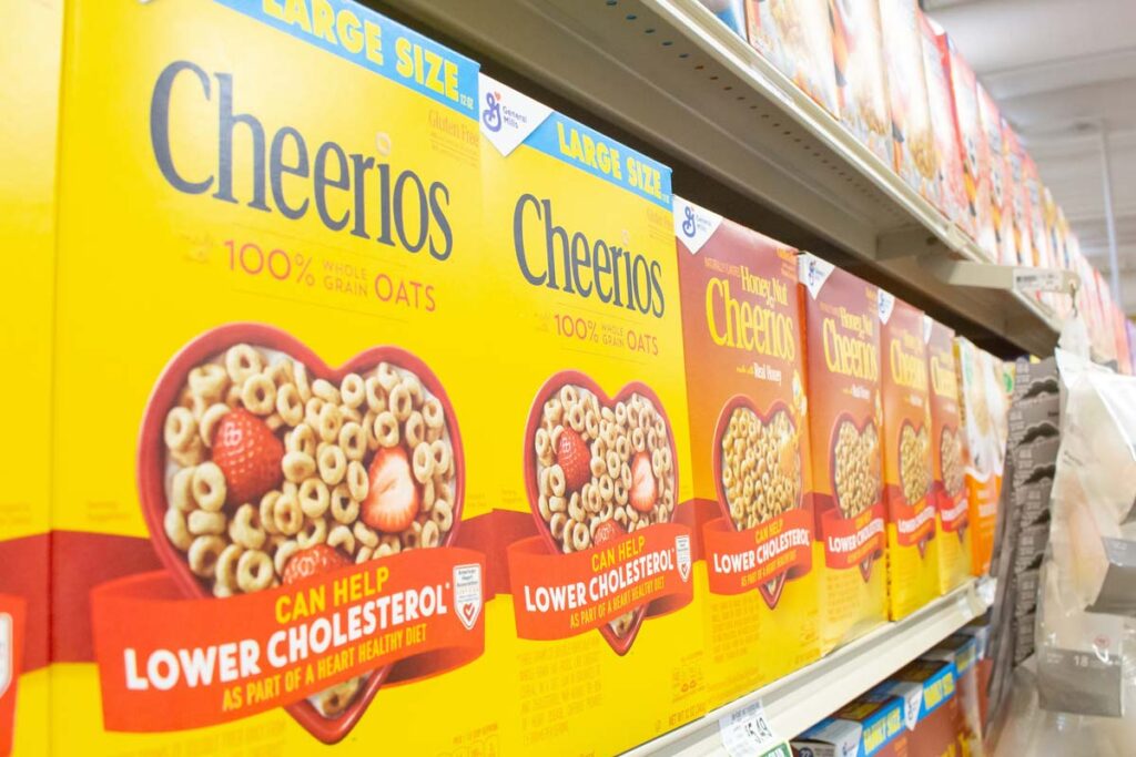 Close up of Cheerios products on a supermarket shelf, representing the Cheerios class action.