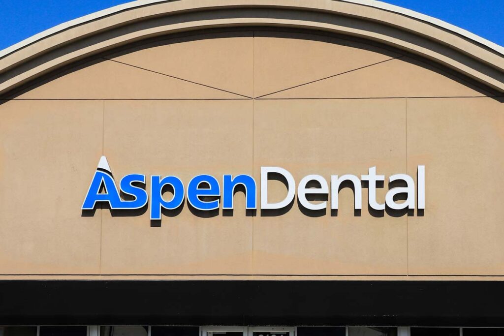 Close up of Aspen Dental signage, representing the Aspen Dental data privacy class action.