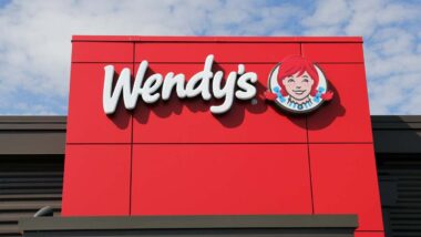 Close up of Wendy's signage, representing the Wendy's BIPA class action lawsuit settlement.