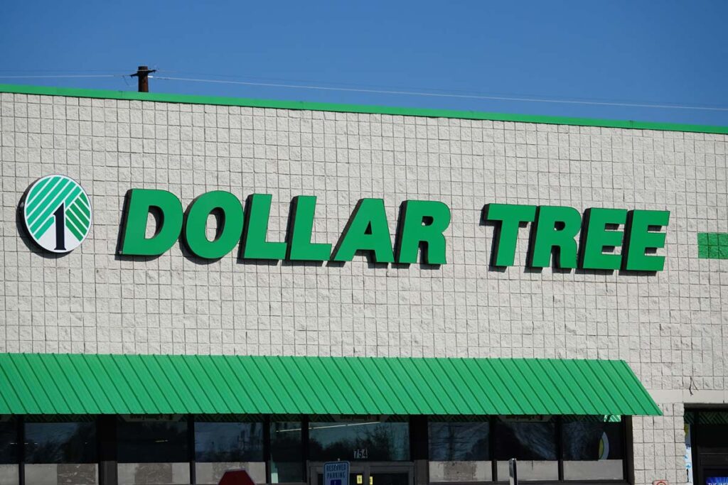 Close up of Dollar Tree signage, representing the Dollar Tree cinammon class action.