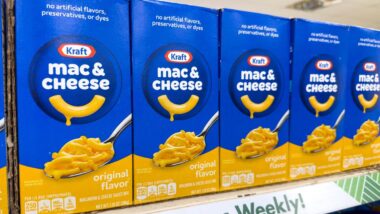 Close up of Kraft Mac & Cheese products on a supermarket shelf, representing the Kraft class action.