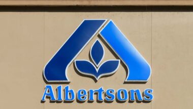 Close up of Albertsons signage, representing the Albertsons cereal bars class action.