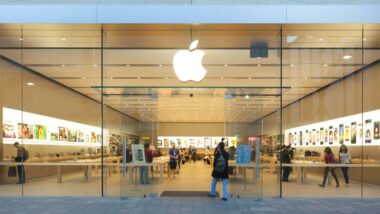 Exterior of an Apple store, representing the Apple class action.